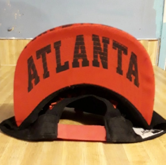 Black and Red ATL Snap Back - Picture 2 of 4